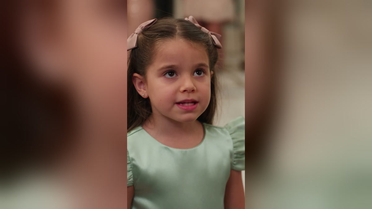 Niña de 6 años desenmascara a la novia con barriga falsa en plena gala